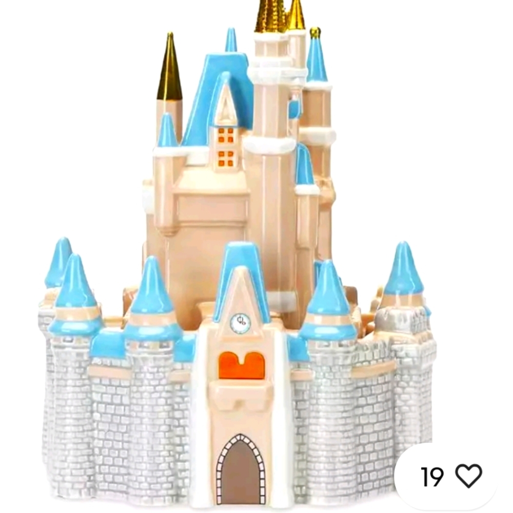 Disney park Cinderella castle cookie jar